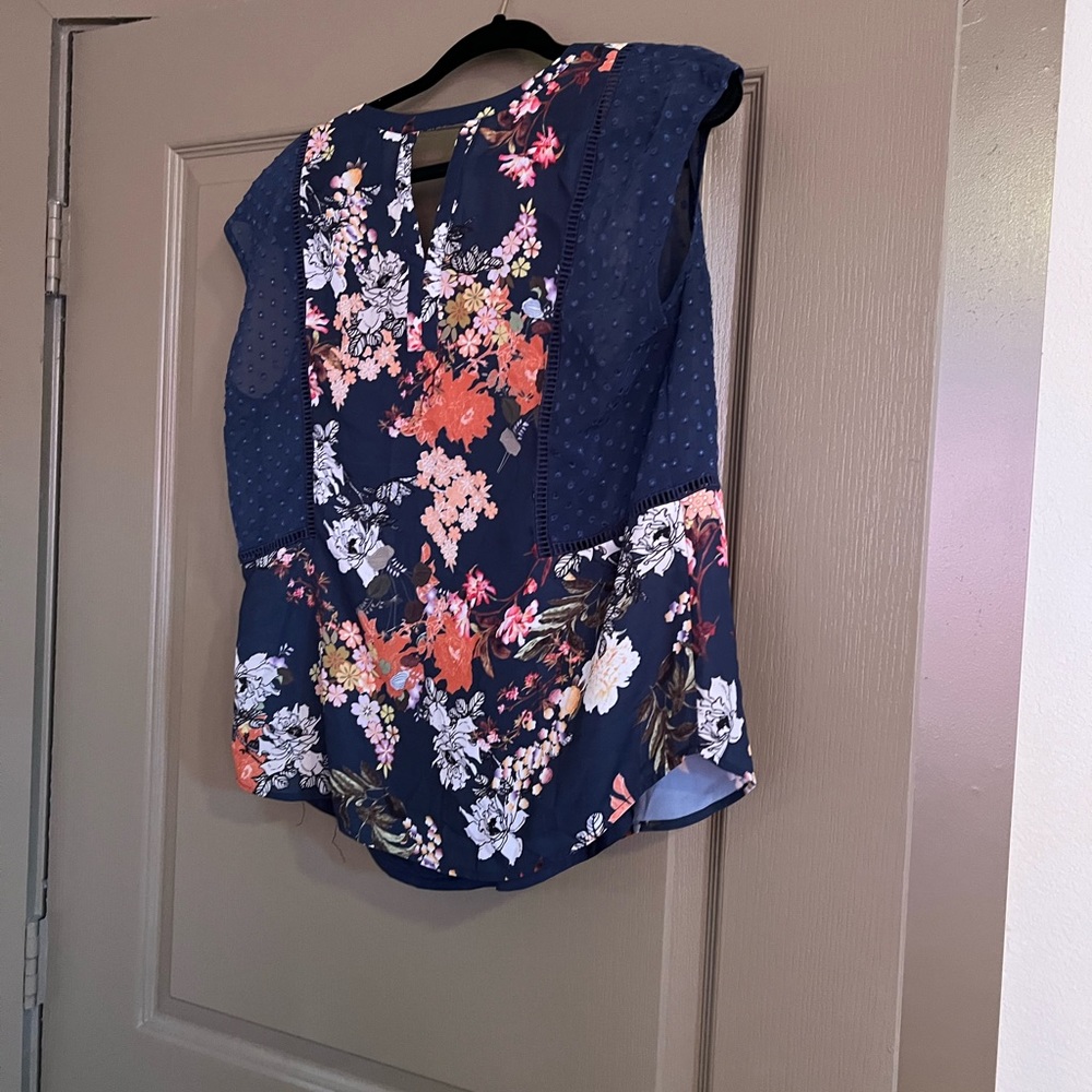 Women’s Sleeveless Blouse, Navy and Floral, Built-In Cami